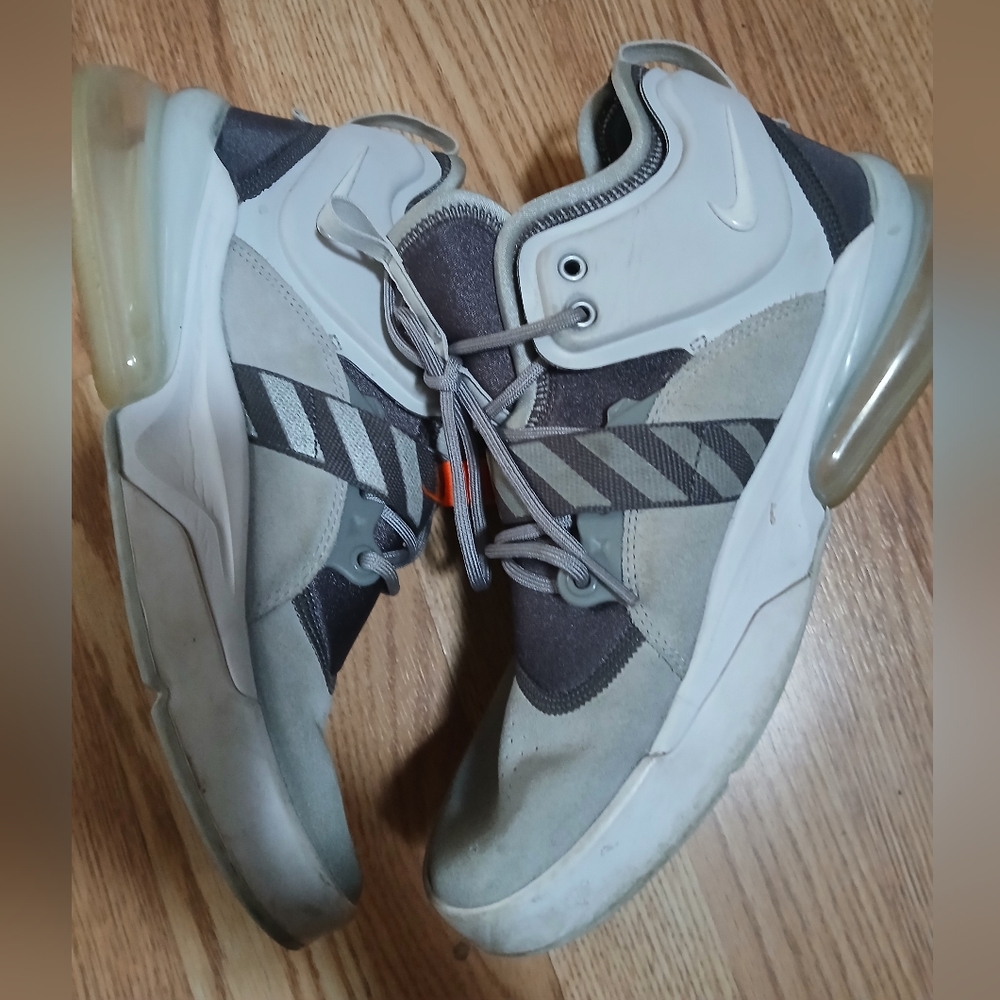 Nike Air Force 270 Sneakers